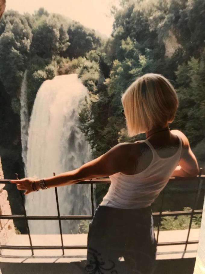 Annuncio Escort Ads - Italianissima non professionista disponibile per video chiamate whatsapp ... solo generosi