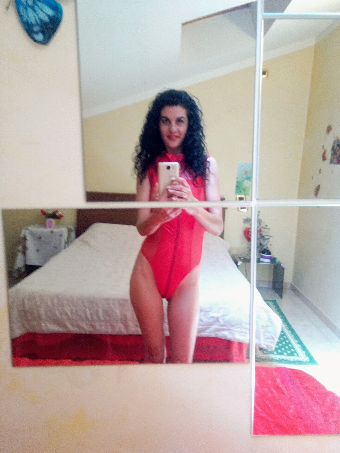 Annuncio Escort Ads - Ciao....Sono Laura....bella come mi foto....carina.... disponibile....solare...educata.....solo italiani.....no nr.privato,  no s.m.s.....grazie bacio